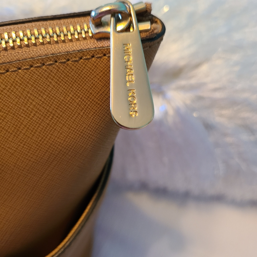 NWOT MICHAEL KORS Jet Set East West Tote - Picture 4 of 11